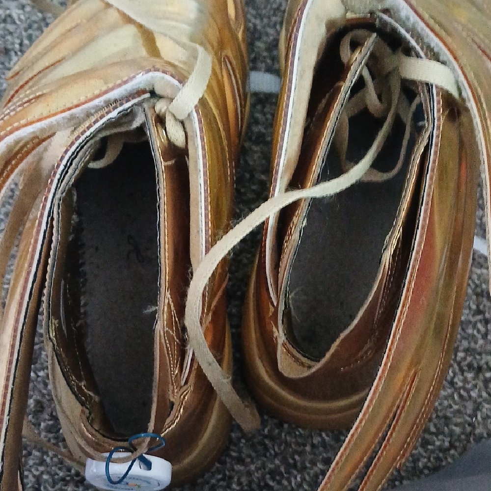 Jeremy Scott 3.0 Gold High-Top Sneakers - Picture 4 of 8